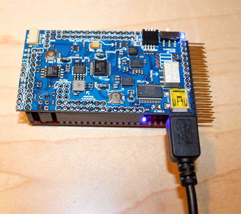 ../_images/amp2x_load_firmware_usb_connection.jpg